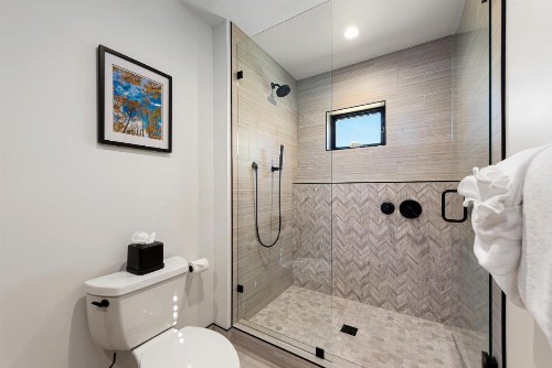 Rocky Mountain Getaway- Indoor/Outdoor Fireplace Jacuzzi Close to Downtown - image 8
