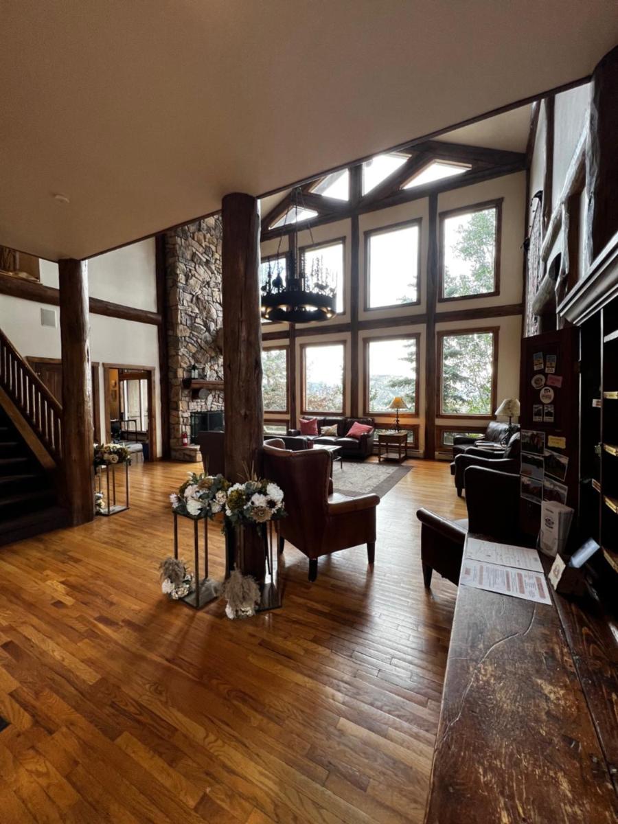 Taharaa Mountain Lodge - image 2