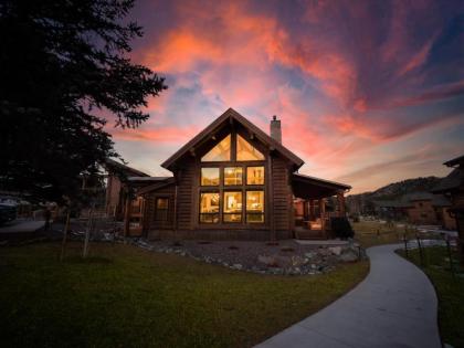 Lake Estes Getaway   IndoorOutdoor Fireplace Private Jacuzzi Views Estes Park