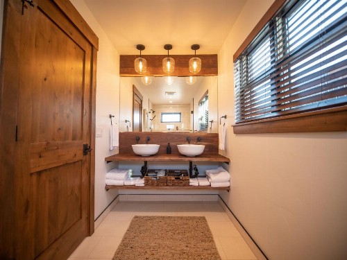 New Log Cabin! Steps to Lake Estes Indoor/Outdoor Fireplace Private Jacuzzi! - image 21