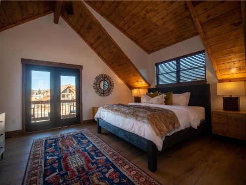 New Log Cabin! Steps to Lake Estes Indoor/Outdoor Fireplace Private Jacuzzi! - image 33