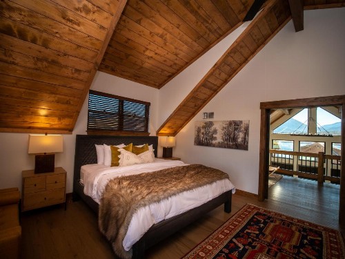 New Log Cabin! Steps to Lake Estes Indoor/Outdoor Fireplace Private Jacuzzi! - image 45