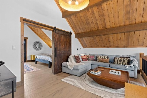 New Log Cabin! Steps to Lake Estes Indoor/Outdoor Fireplace Private Jacuzzi! - image 9