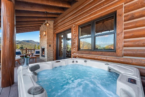 Brand new! Located on Lake Estes Private Jacuzzi Indoor/Outdoor Fireplace - image 29