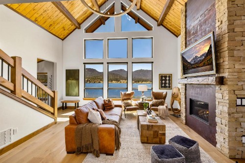 Lake Ridge Escape Surrounded by the Lake and Mountains Indoor and Outdoor Fireplace Private Jacuzzi - image 10