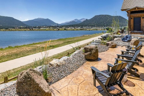 Lake Ridge Escape Surrounded by the Lake and Mountains Indoor and Outdoor Fireplace Private Jacuzzi - image 12