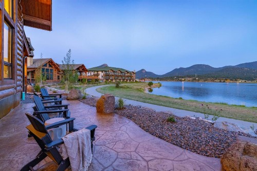 Lake Ridge Escape Surrounded by the Lake and Mountains Indoor and Outdoor Fireplace Private Jacuzzi - image 15