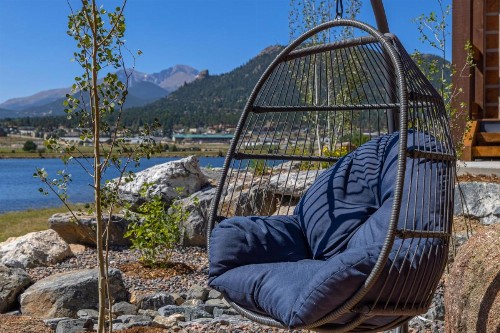 Lake Ridge Escape Surrounded by the Lake and Mountains Indoor and Outdoor Fireplace Private Jacuzzi - image 4