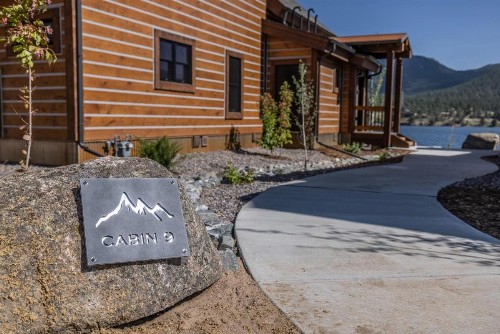 Brand New Lake Front Cabin located on Lake Estes Indoor Outdoor Fireplace and Private Jacuzzi - image 13