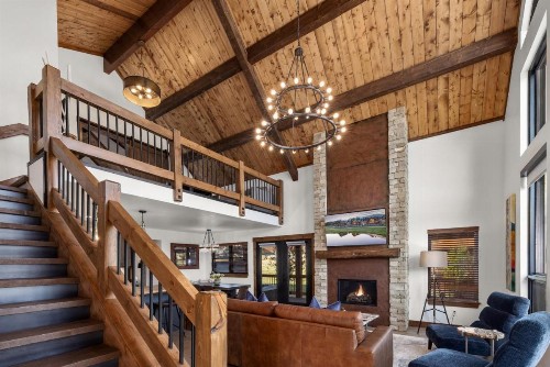 Brand New Lake Front Cabin located on Lake Estes Indoor Outdoor Fireplace and Private Jacuzzi - image 17