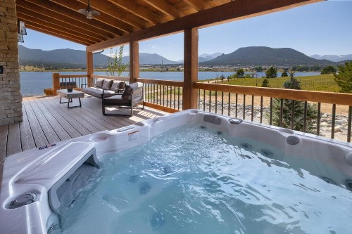 Lake Estes Oasis Located right on the lake Indoor and Outdoor Fireplace and Private Jacuzzi - image 20