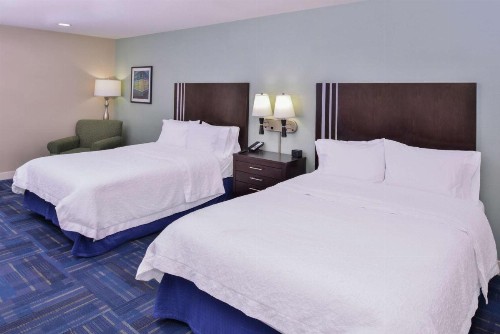 Hampton Inn Eugene - image 23