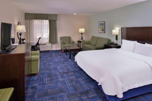 Hampton Inn Eugene - image 25
