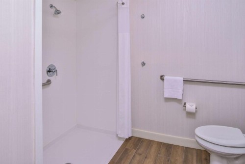 Hampton Inn Eugene - image 26