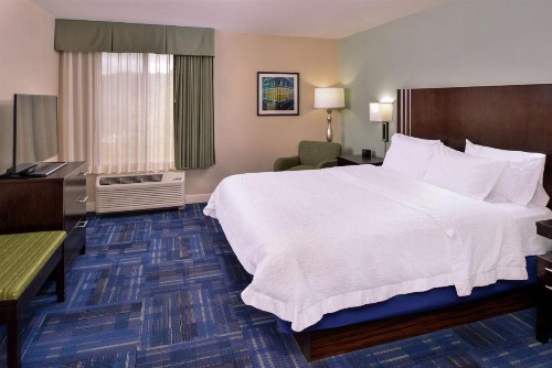 Hampton Inn Eugene - image 29