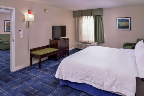 Hampton Inn Eugene - image 30
