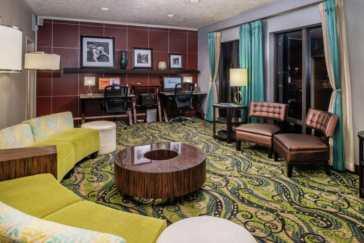 Hampton Inn Eugene - image 6