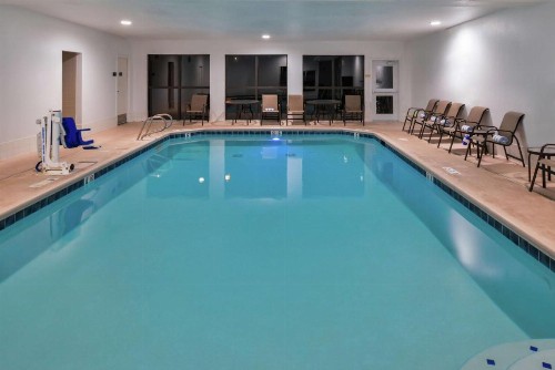 Hampton Inn Eugene - image 7