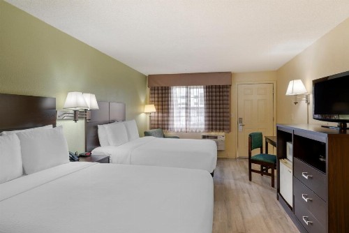 University Inn and Suites Eugene - image 21