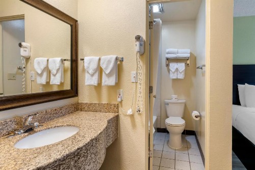 University Inn and Suites Eugene - image 22