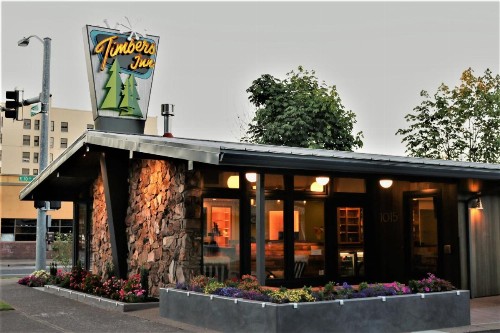 Timbers Motel - image 1