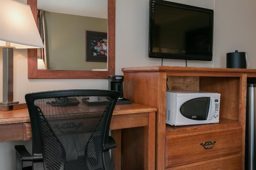 Courtesy Inn Downtown Eugene - image 2