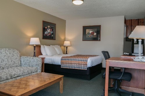 Courtesy Inn Downtown Eugene - image 7