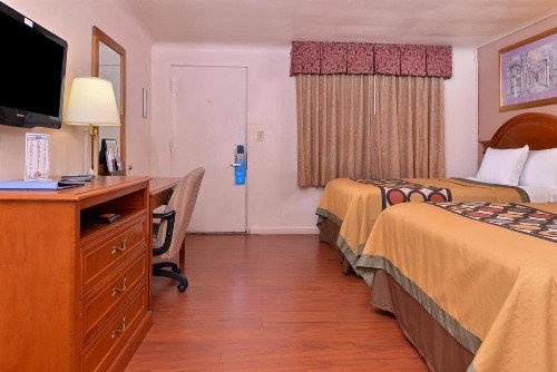 Americas Best Value Inn Eugene - image 11