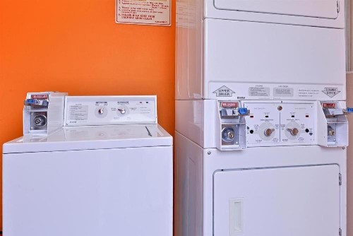 Americas Best Value Inn Eugene - image 2