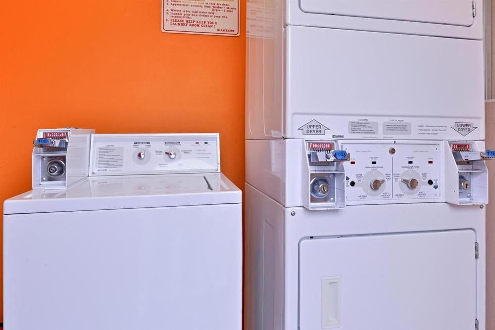 Americas Best Value Inn Eugene - image 2