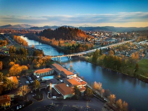 Valley River Inn Eugene/Springfield - image 2