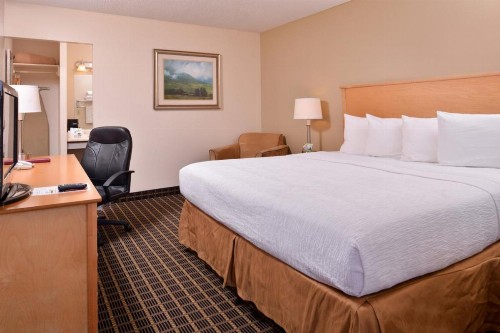 Campus Inn & Suites Eugene Downtown - image 24