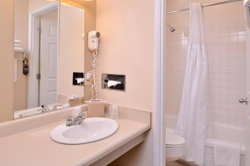 Campus Inn & Suites Eugene Downtown - image 3