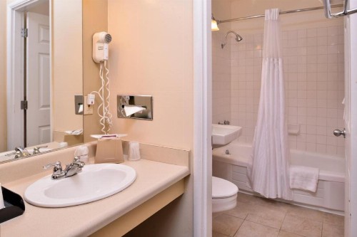 Campus Inn & Suites Eugene Downtown - image 5