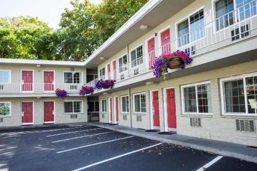 Campus Inn & Suites Eugene Downtown - image 7