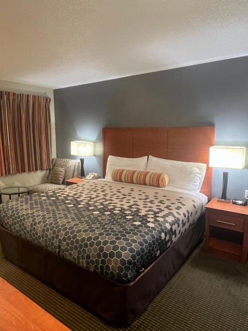 Travelers Inn Eugene University - image 17