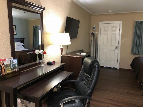 Value Inn Motel - image 17