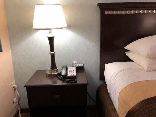 Value Inn Motel - image 36