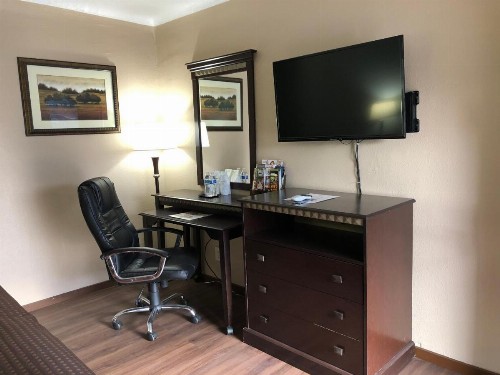 Value Inn Motel - image 37