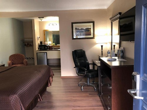 Value Inn Motel - image 38