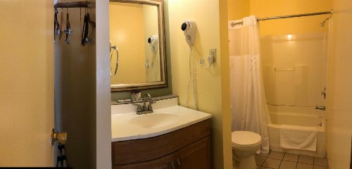 Value Inn Motel - image 44