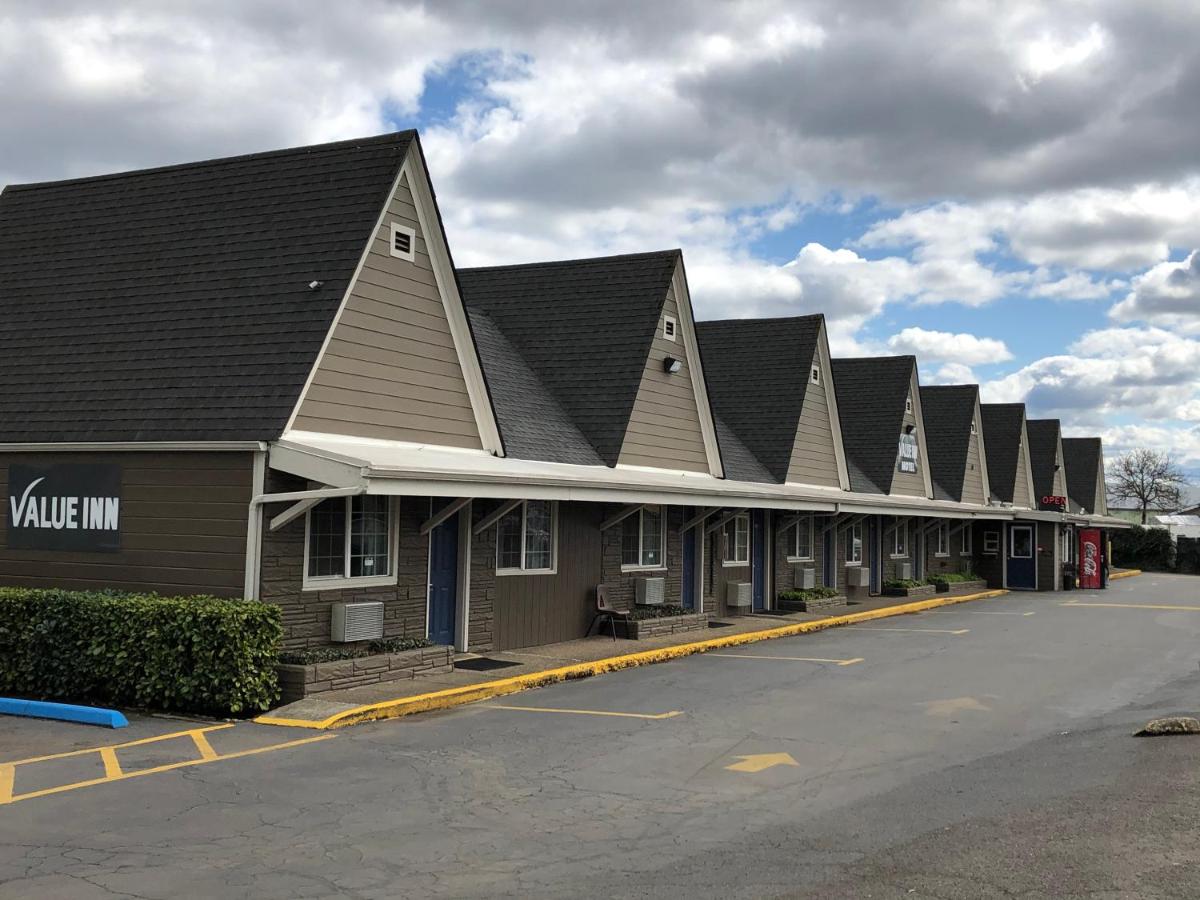 Value Inn Motel - image 5
