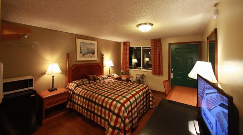 Executive Motel - image 4