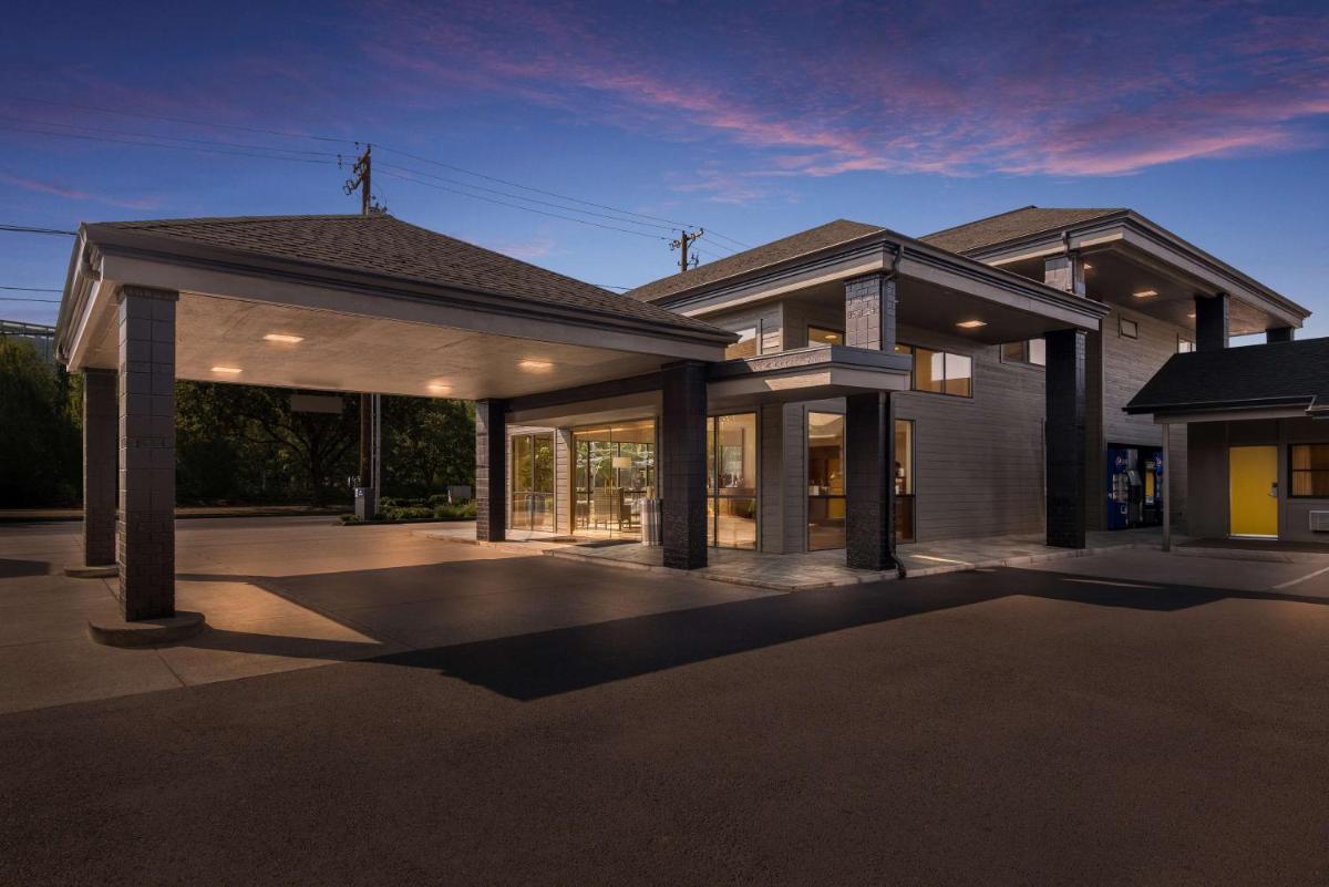 Best Western New Oregon Motel - main image