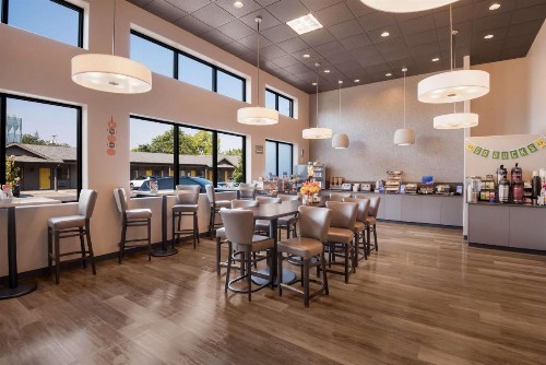 Best Western New Oregon Motel - image 45