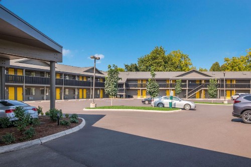 Best Western New Oregon Motel - image 6