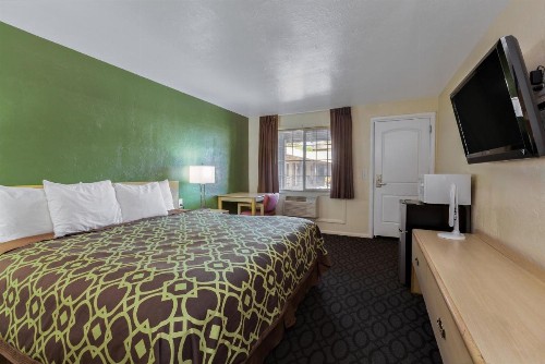Downtown Inn - image 10