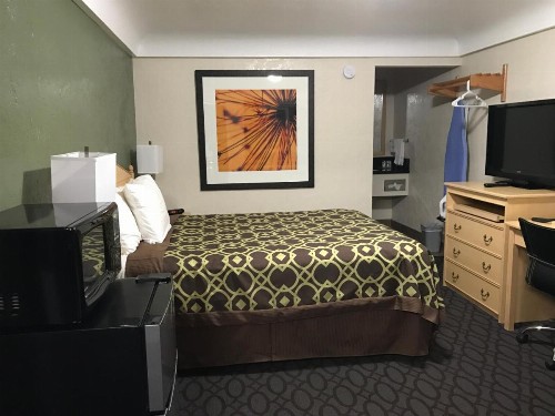 Downtown Inn - image 4