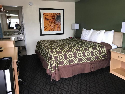 Downtown Inn - image 7