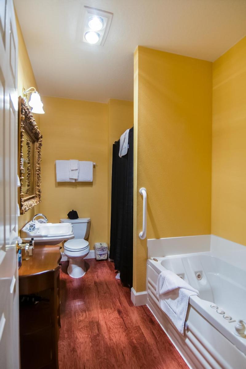 The Campbell House Inn - image 2